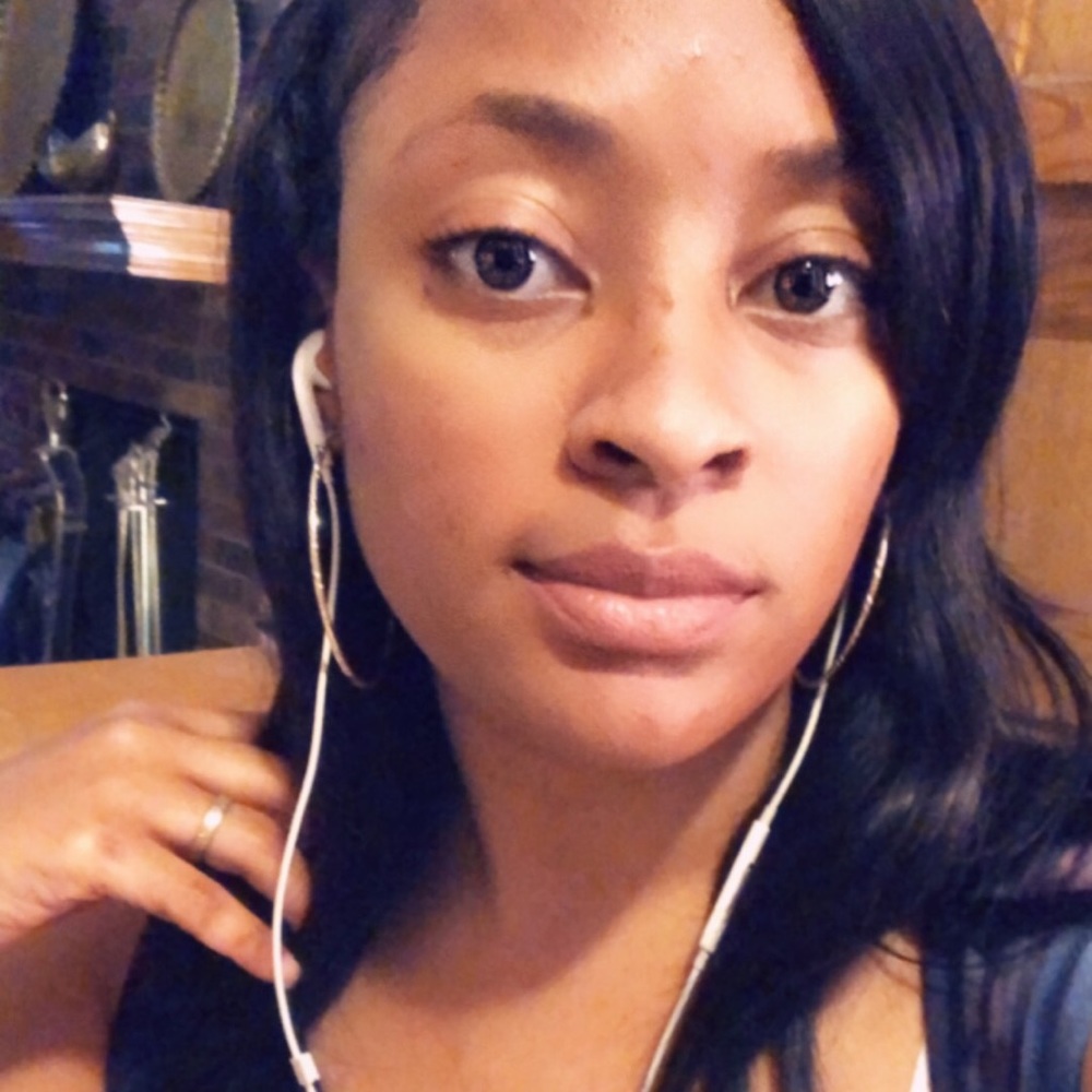 Meet your Posher, Candace